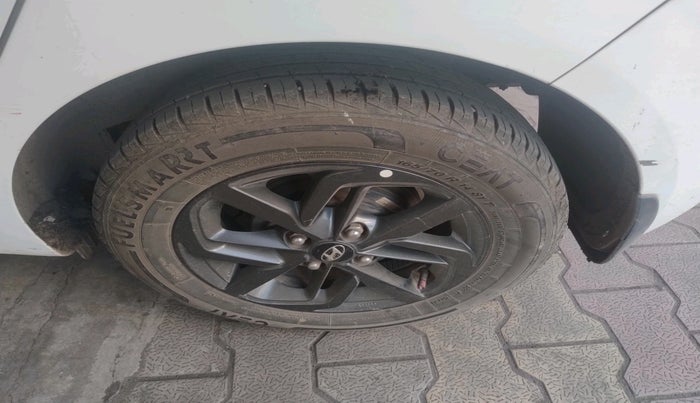 2020 Hyundai GRAND I10 NIOS SPORTZ AMT 1.2 KAPPA VTVT, Petrol, Automatic, 20,037 km, tyre