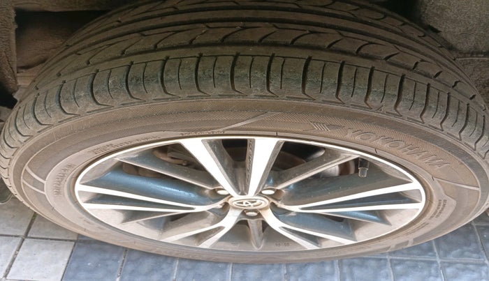 2017 Toyota Corolla Altis GL PETROL, Petrol, Manual, 67,529 km, tyre