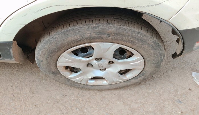 2013 Ford Ecosport TREND 1.5L DIESEL, Diesel, Manual, 1,28,855 km, tyre