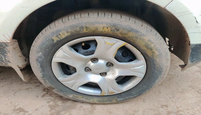 2013 Ford Ecosport TREND 1.5L DIESEL, Diesel, Manual, 1,28,855 km, tyre