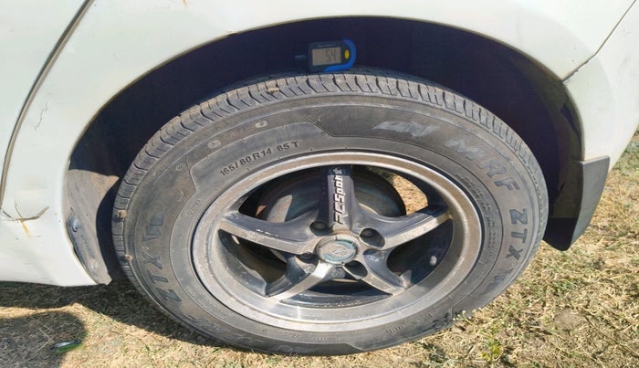 2011 Maruti Swift VDI, Diesel, Manual, 1,17,800 km, tyre