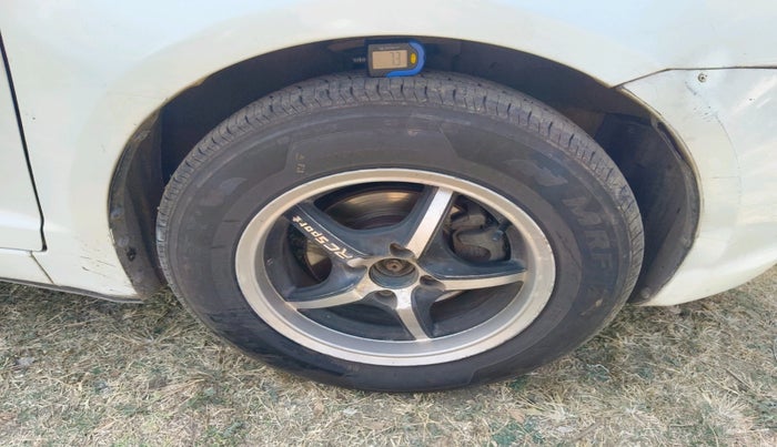 2011 Maruti Swift VDI, Diesel, Manual, 1,17,800 km, tyre