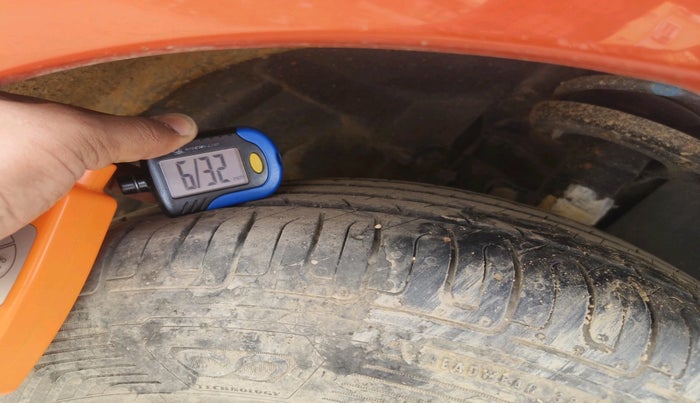 2013 Ford Ecosport TREND 1.5L DIESEL, Diesel, Manual, 1,32,225 km, tyre