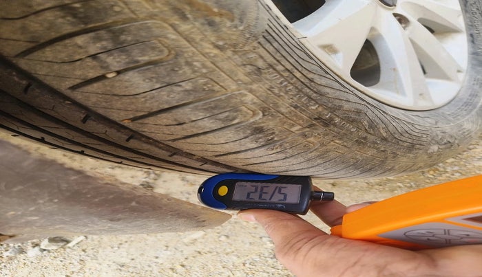 2013 Ford Ecosport TREND 1.5L DIESEL, Diesel, Manual, 1,32,225 km, tyre