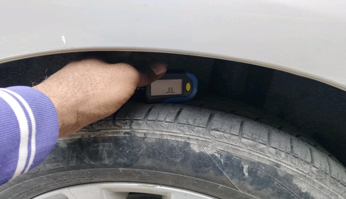 2014 Maruti Ertiga VXI, Petrol, Manual, 99,166 km, tyre