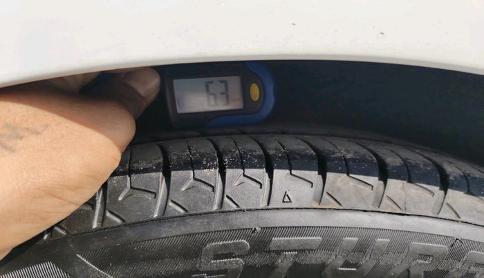 2015 Hyundai Grand i10 ASTA AT 1.2 KAPPA VTVT, Petrol, Automatic, 1,00,865 km, tyre