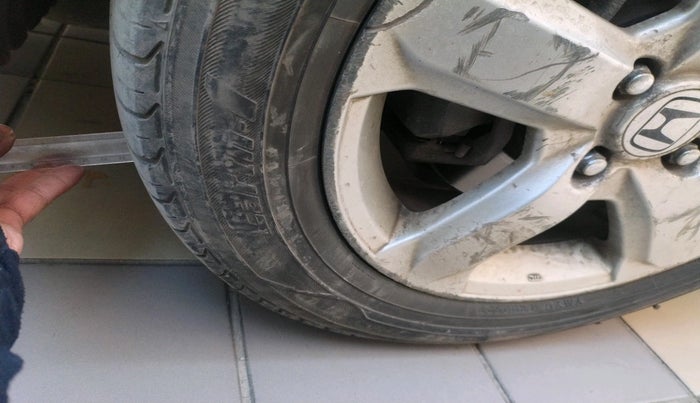 2013 Honda City 1.5L I-VTEC S MT, Petrol, Manual, 1,13,350 km, tyre