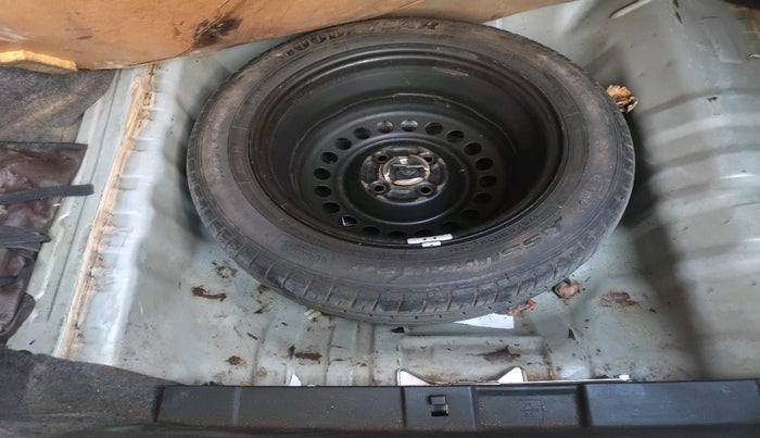 2013 Honda City 1.5L I-VTEC S MT, Petrol, Manual, 1,13,350 km, tyre