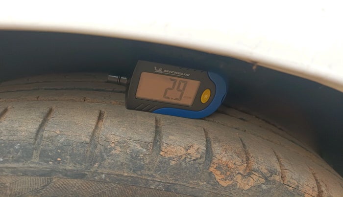 2017 Volkswagen Ameo HIGHLINE1.2L PLUS 16 ALLOY, Petrol, Manual, 25,076 km, tyre