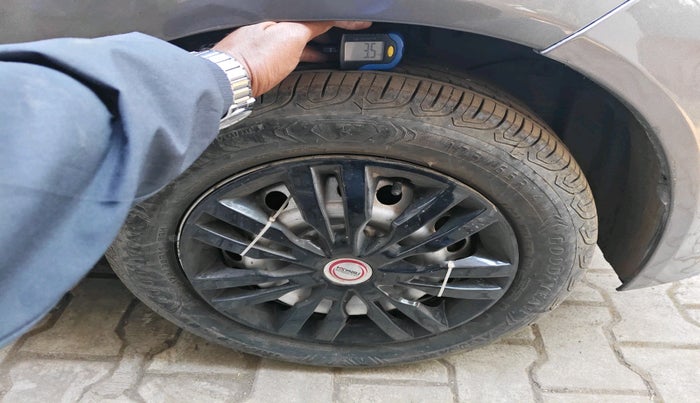 2013 Honda Brio EX MT, Petrol, Manual, 42,596 km, tyre