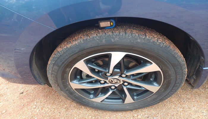 2024 Toyota RUMION V AT , Petrol, Automatic, 13,270 km, tyre