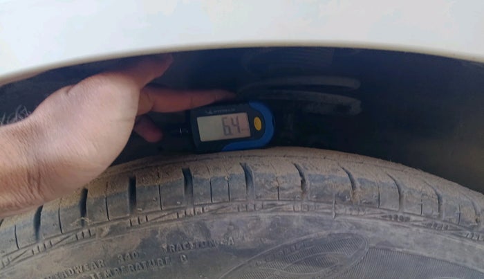 2015 Maruti Swift Dzire VXI, Petrol, Manual, 64,734 km, tyre