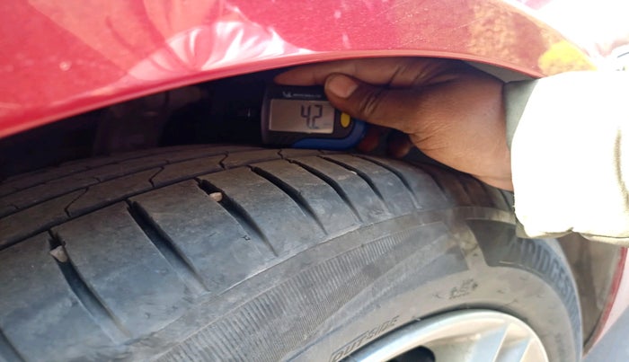 2019 Jaguar XE PURE PETROL, Petrol, Automatic, 58,000 km, tyre