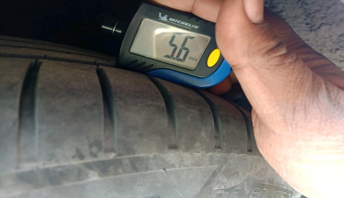 2019 Jaguar XE PURE PETROL, Petrol, Automatic, 58,000 km, tyre