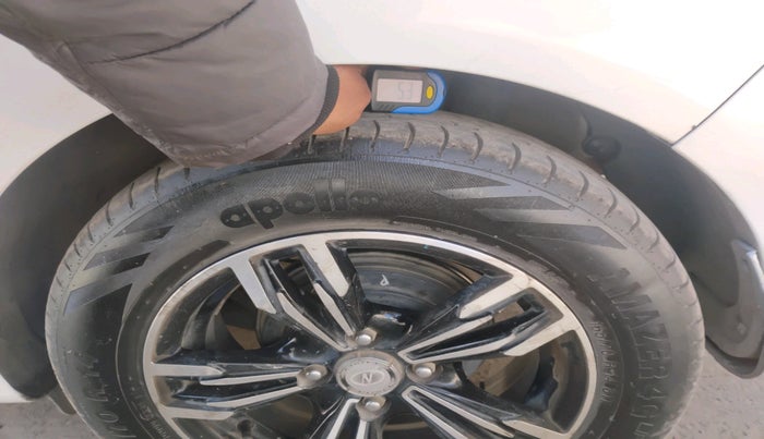 2022 Hyundai AURA S 1.2 CNG, Petrol, Manual, 69,721 km, tyre