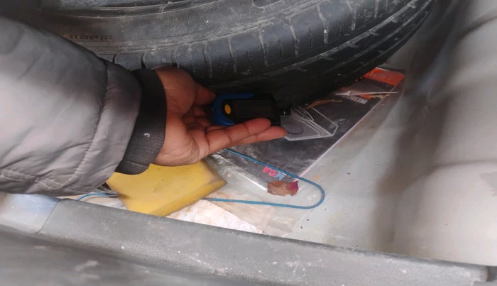 2022 Hyundai AURA S 1.2 CNG, Petrol, Manual, 69,721 km, tyre