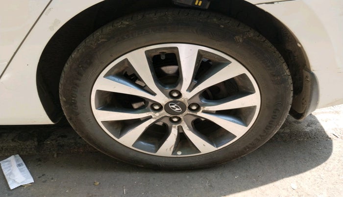 2014 Hyundai Verna FLUIDIC 1.6 CRDI SX AT, Diesel, Automatic, 84,285 km, tyre