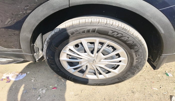 2024 Mahindra XUV700 MX Petrol MT 7 STR, Petrol, Manual, 6,774 km, tyre