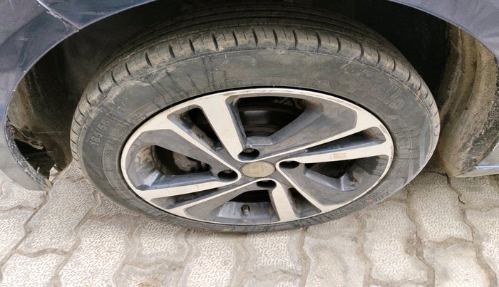 2023 Tata ALTROZ XM PLUS SUNROOF CNG, Petrol, Manual, 68,977 km, tyre