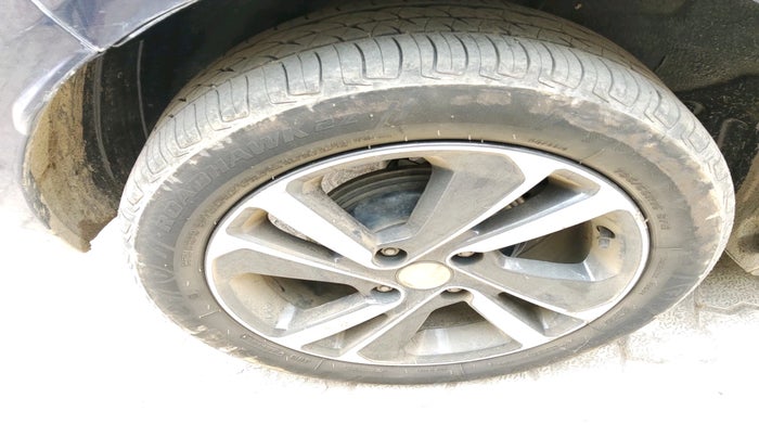 2023 Tata ALTROZ XM PLUS SUNROOF CNG, Petrol, Manual, 68,977 km, tyre