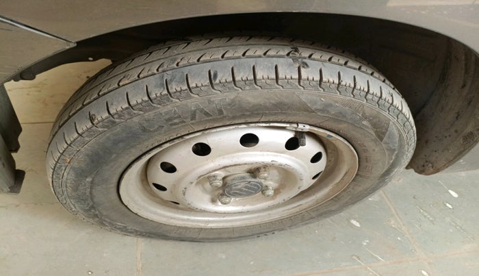 2015 Maruti Wagon R 1.0 LXI, Petrol, Manual, 77,661 km, tyre