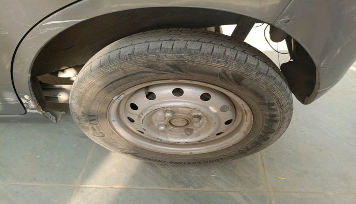 2015 Maruti Wagon R 1.0 LXI, Petrol, Manual, 77,661 km, tyre