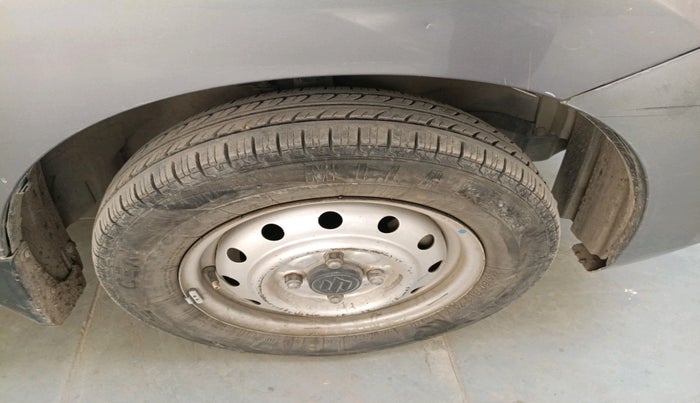 2015 Maruti Wagon R 1.0 LXI, Petrol, Manual, 77,661 km, tyre