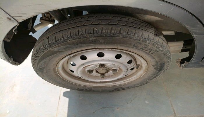 2015 Maruti Wagon R 1.0 LXI, Petrol, Manual, 77,661 km, tyre