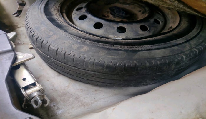 2017 Maruti Swift Dzire VDI, Diesel, Manual, 70,988 km, tyre