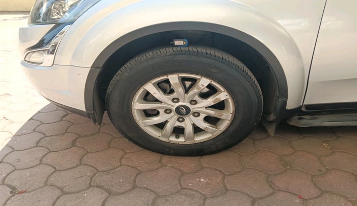 2016 Mahindra XUV500 W10, Diesel, Manual, 96,105 km, tyre