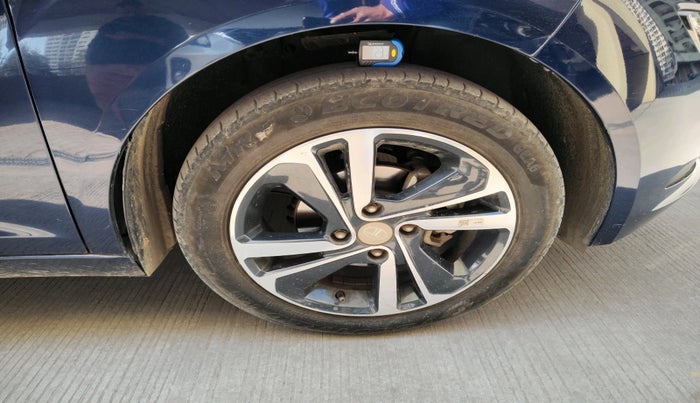 2023 Tata ALTROZ XZ PLUS SUNROOF CNG, Petrol, Manual, 44,370 km, tyre