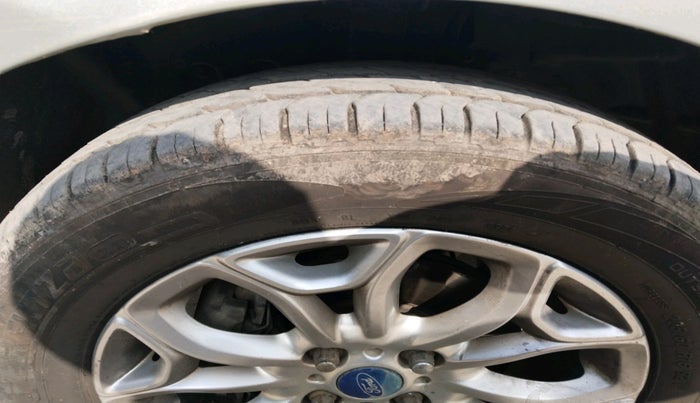 2015 Ford Ecosport TITANIUM 1.5L DIESEL, Diesel, Manual, 1,06,000 km, tyre