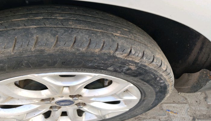 2015 Ford Ecosport TITANIUM 1.5L DIESEL, Diesel, Manual, 1,06,000 km, tyre