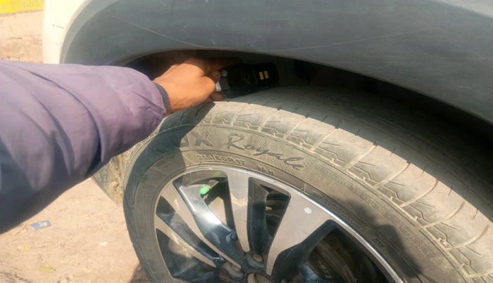 2022 Nissan Kicks XV 1.5, Petrol, Manual, 1,12,000 km, tyre