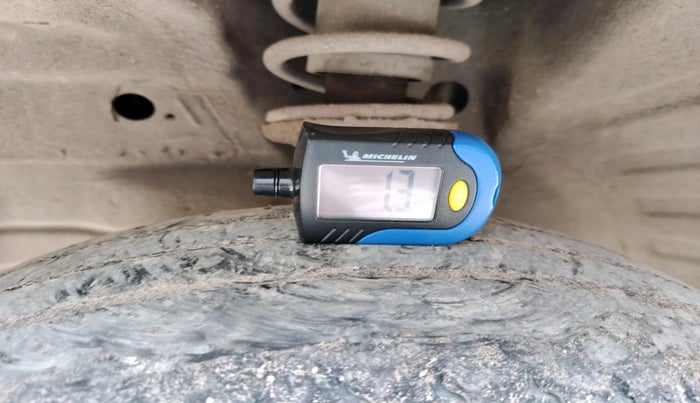 2012 Maruti Wagon R 1.0 LXI CNG, Petrol, Manual, 1,10,707 km, tyre