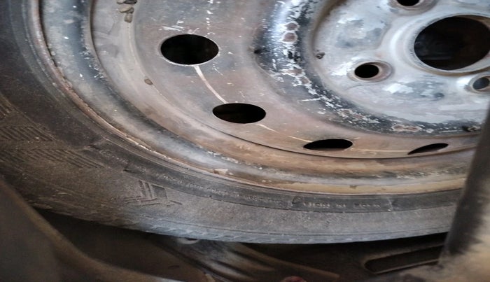 2012 Maruti Wagon R 1.0 LXI CNG, Petrol, Manual, 1,10,707 km, tyre