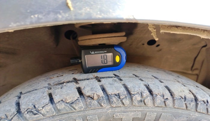 2012 Maruti Wagon R 1.0 LXI CNG, Petrol, Manual, 1,10,707 km, tyre