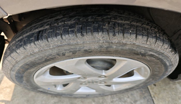 2014 Maruti Celerio ZXI, Petrol, Manual, 61,100 km, tyre