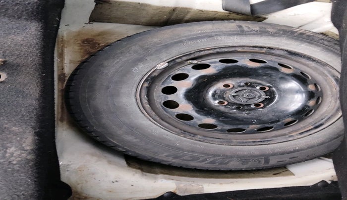 2012 Fiat Grand Punto ACTIVE 1.3, Diesel, Manual, 1,25,034 km, tyre