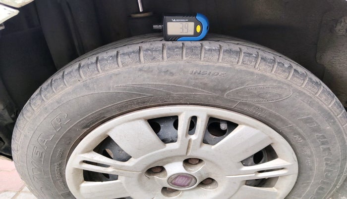 2012 Fiat Grand Punto ACTIVE 1.3, Diesel, Manual, 1,25,034 km, tyre