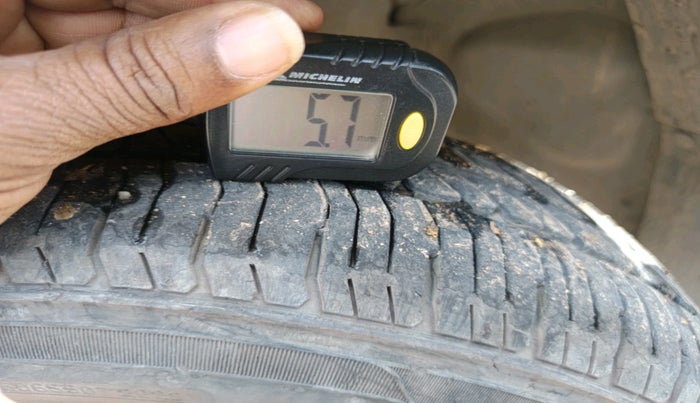 2015 Datsun Go T, Petrol, Manual, 52,983 km, tyre