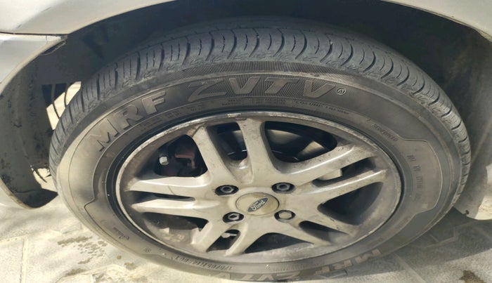 2011 Ford Fiesta Classic CLXI 1.4 DIESEL, Diesel, Manual, 2,04,458 km, tyre