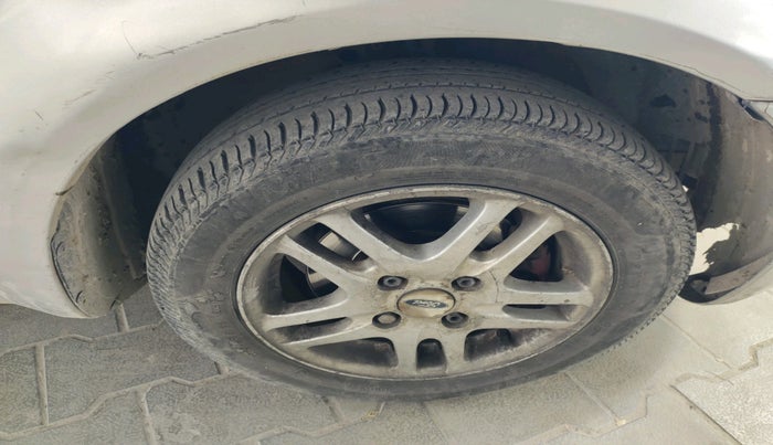 2011 Ford Fiesta Classic CLXI 1.4 DIESEL, Diesel, Manual, 2,04,458 km, tyre