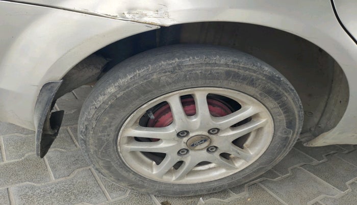 2011 Ford Fiesta Classic CLXI 1.4 DIESEL, Diesel, Manual, 2,04,458 km, tyre