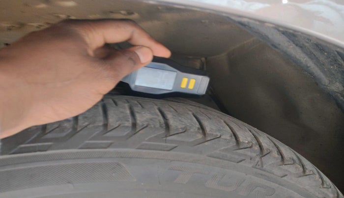 2018 Toyota Innova Crysta 2.8 ZX AT 7 STR, Diesel, Automatic, 43,298 km, tyre