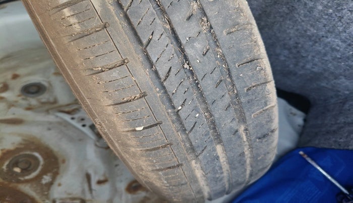 2018 Maruti Swift VXI, Petrol, Manual, 67,955 km, tyre