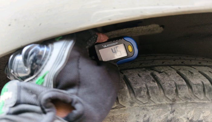 2016 Maruti Ertiga VXI, Petrol, Manual, 1,24,983 km, tyre