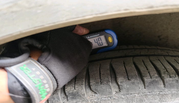 2016 Maruti Ertiga VXI, Petrol, Manual, 1,24,983 km, tyre