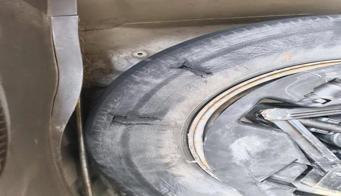 2011 Hyundai i10 ERA 1.1, Petrol, Manual, 70,056 km, tyre