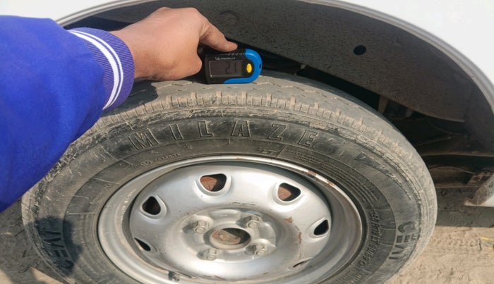 2022 Maruti Eeco 7 STR STD(O), Petrol, Manual, 49,910 km, tyre